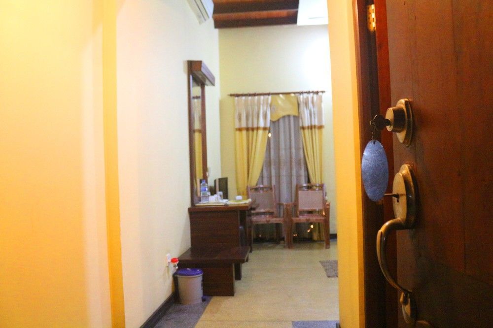 Ocean Dreams Hotel Ahangama Bagian luar foto