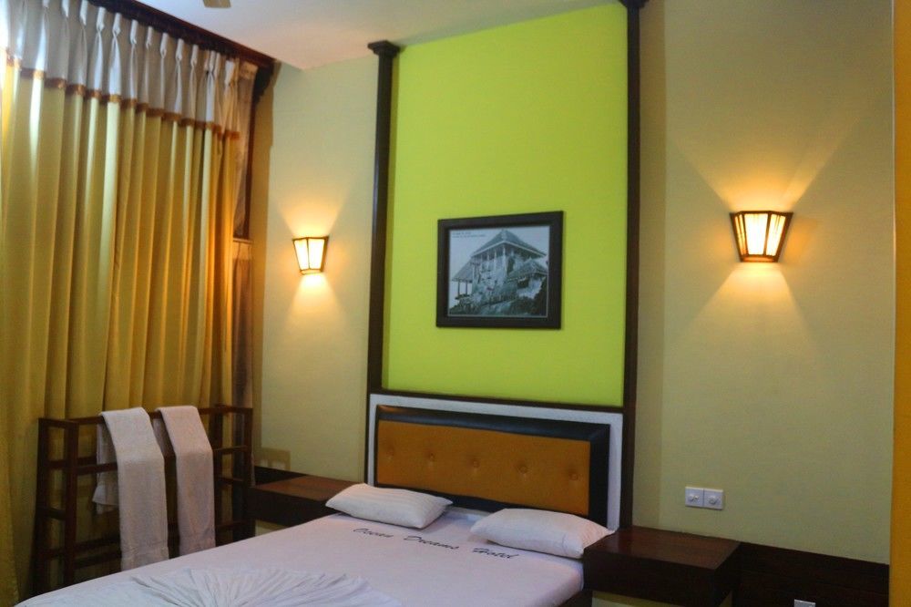 Ocean Dreams Hotel Ahangama Bagian luar foto