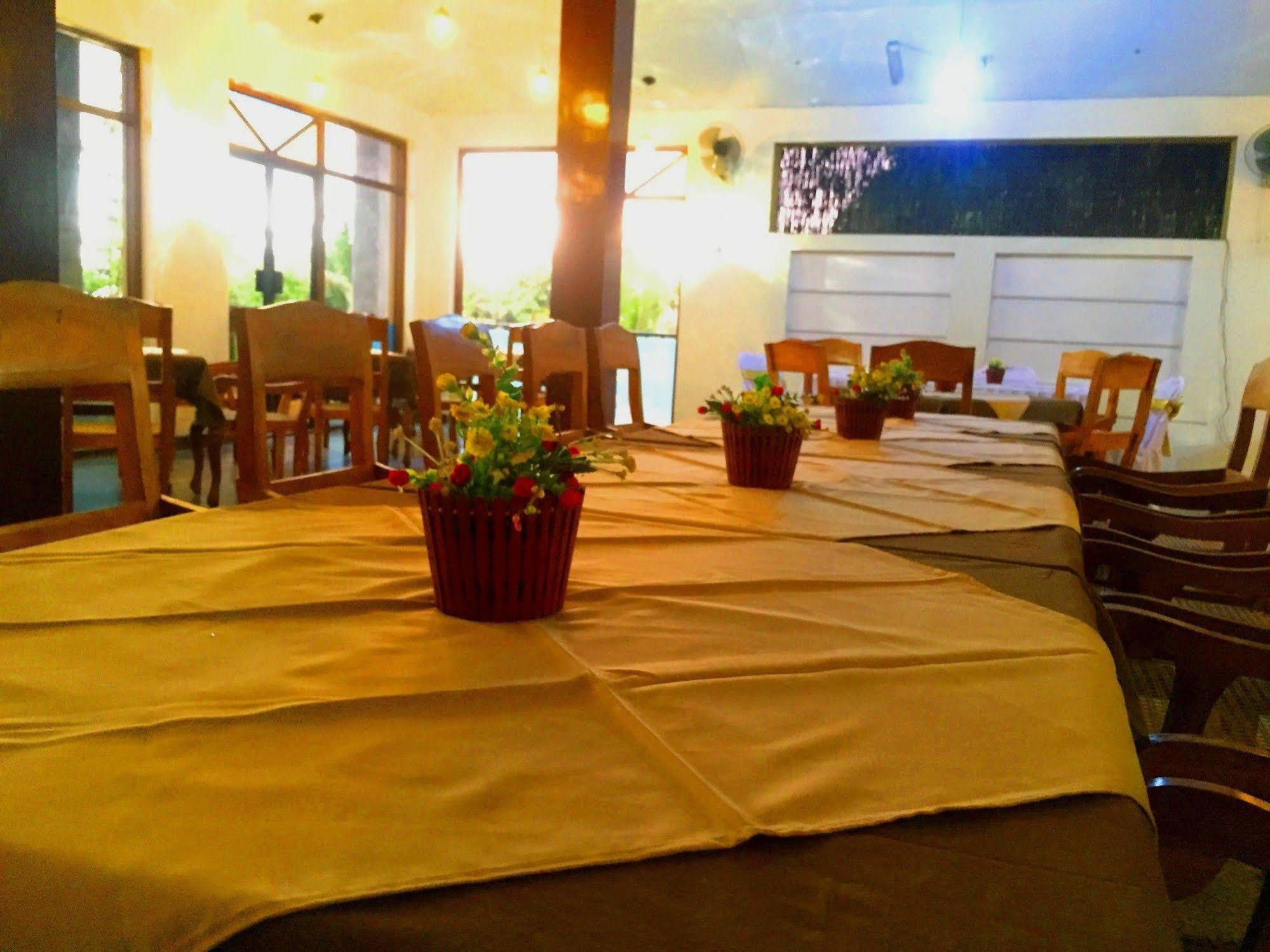 Ocean Dreams Hotel Ahangama Bagian luar foto