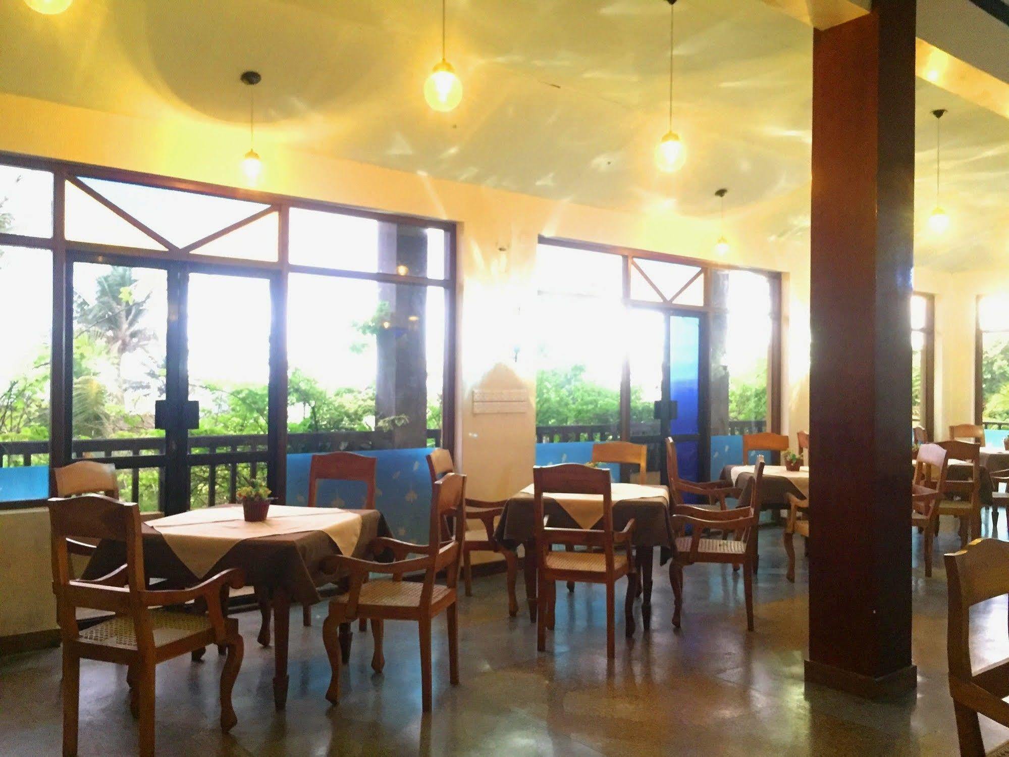 Ocean Dreams Hotel Ahangama Bagian luar foto