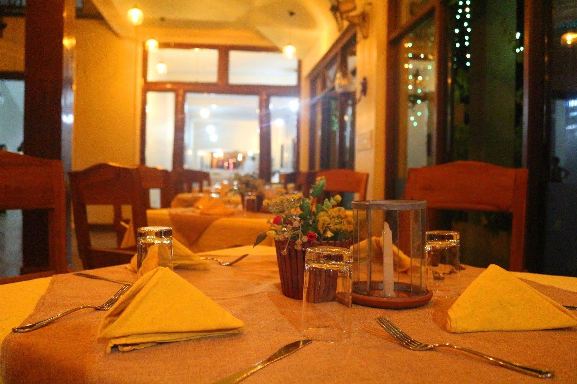 Ocean Dreams Hotel Ahangama Bagian luar foto