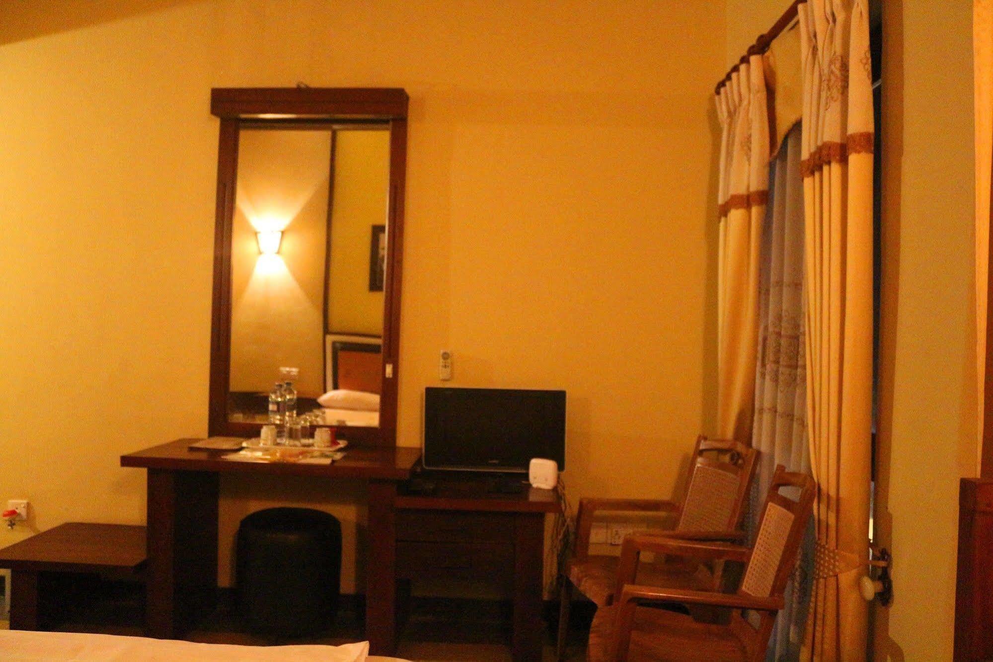 Ocean Dreams Hotel Ahangama Bagian luar foto