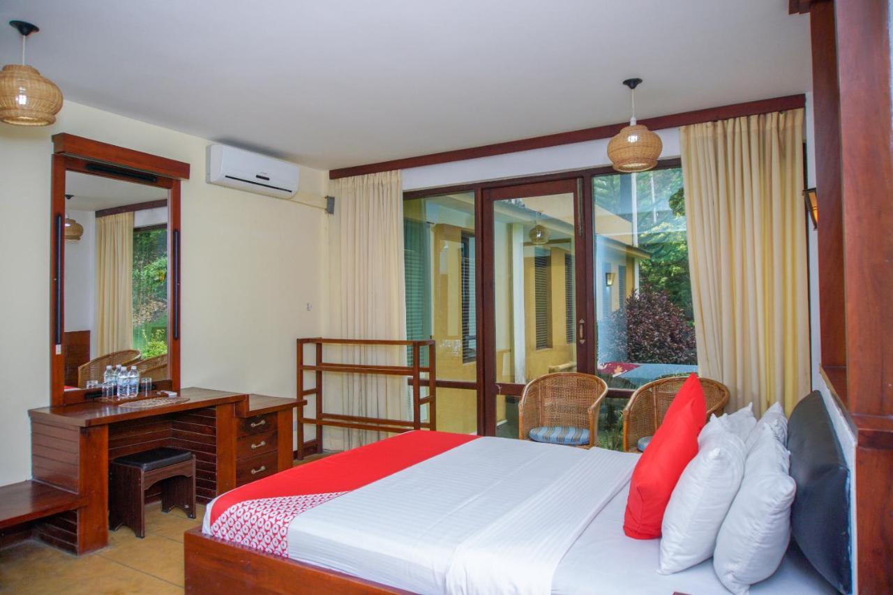 Ocean Dreams Hotel Ahangama Bagian luar foto