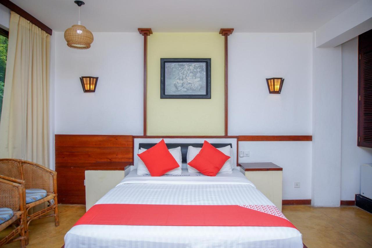 Ocean Dreams Hotel Ahangama Bagian luar foto
