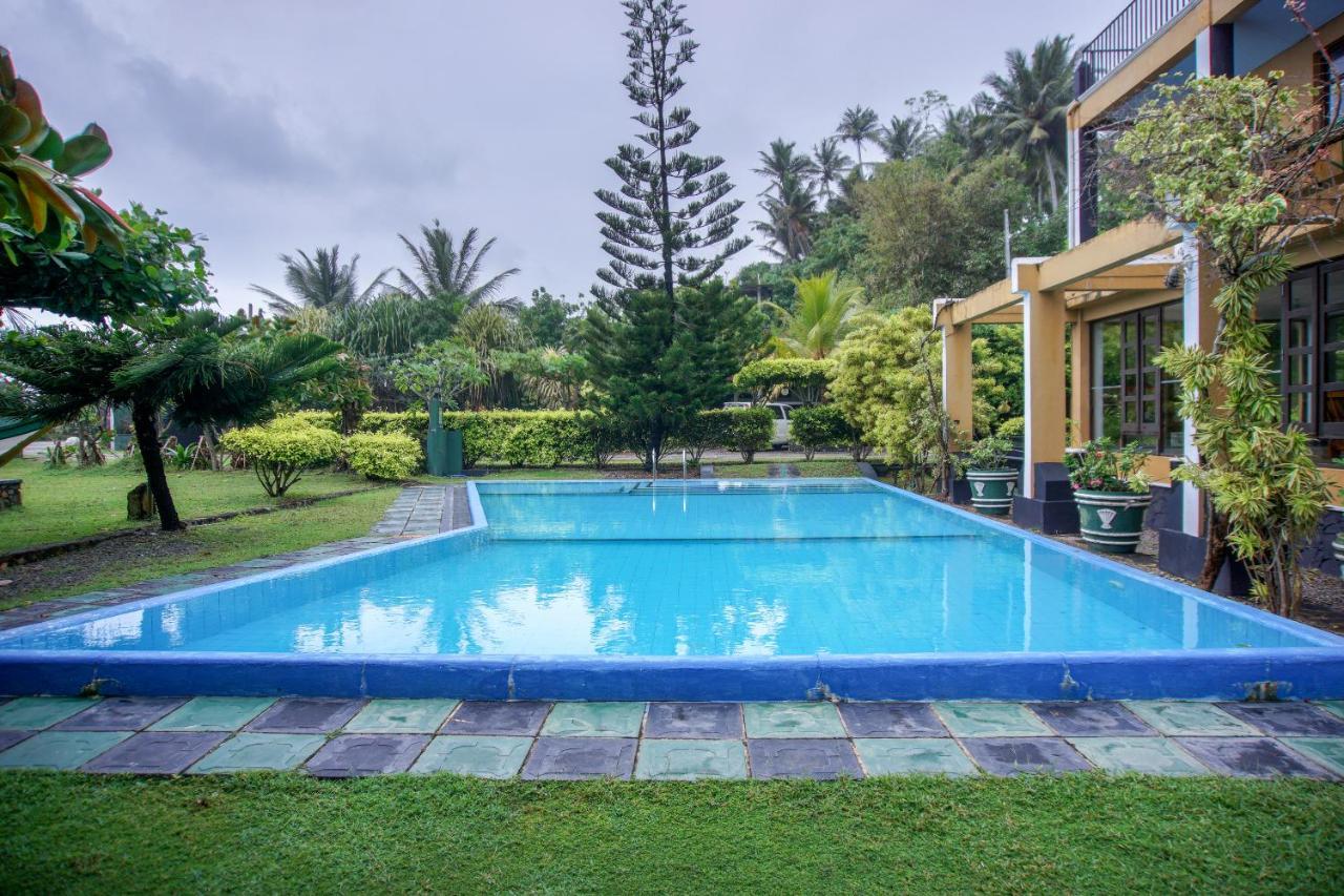 Ocean Dreams Hotel Ahangama Bagian luar foto