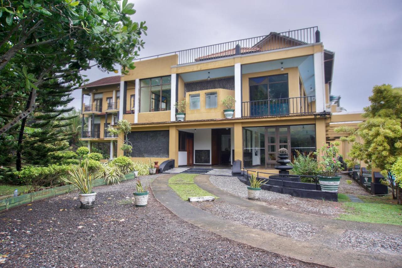 Ocean Dreams Hotel Ahangama Bagian luar foto